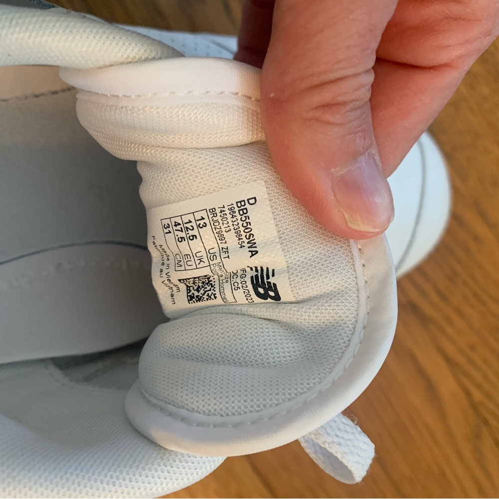 New Balance White & Gray 550 Low-Top Sneakers - Picture 4 of 4